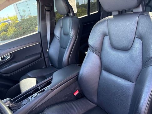 Used 2020 Volvo XC90 T6 Momentum w/ Protection Package Premier AWD/4WD image 17
