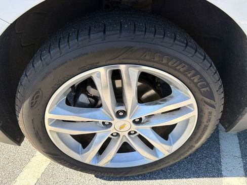 Used 2019 Chevrolet Equinox Premier image 11