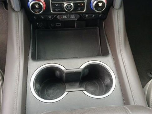 Used 2021 GMC Yukon SLT w/ SLT Premium Package image 22