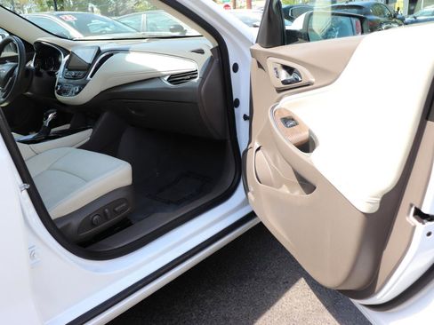 Used 2024 Chevrolet Malibu LT FWD image 15