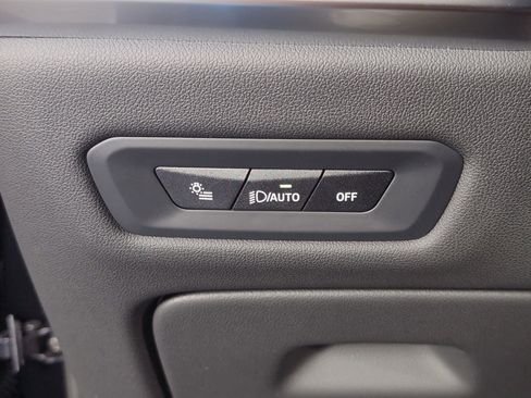 Used 2026 BMW X5 sDrive40i image 16