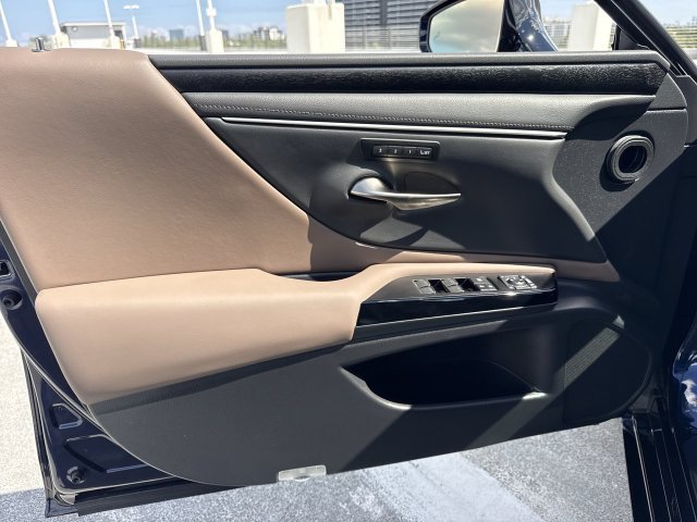 Certified 2025 Lexus ES 350 w/ Premium Package FWD image 13