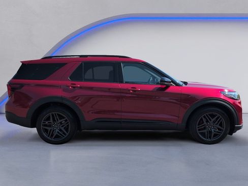 Used 2025 Ford Explorer ST AWD/4WD image 13