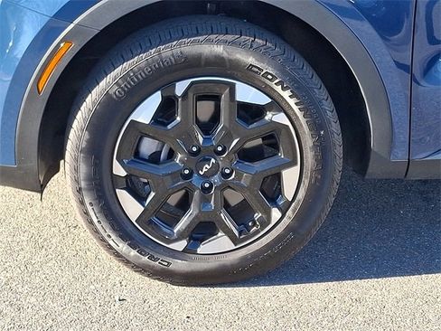 Used 2025 Kia Sorento S w/ Panoramic Sunroof Package image 8