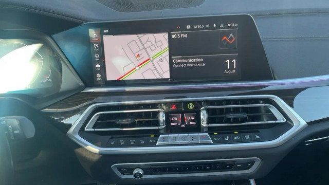 Used 2023 BMW X5 xDrive40i w/ Premium Package AWD/4WD image 22