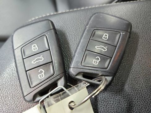 Used 2019 Volkswagen Jetta SE FWD image 12