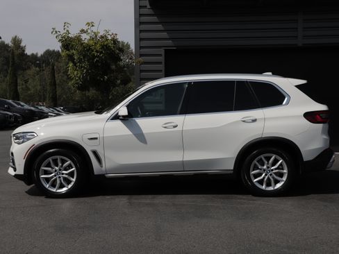 Used 2023 BMW X5 xDrive45e w/ Executive Package AWD/4WD image 5