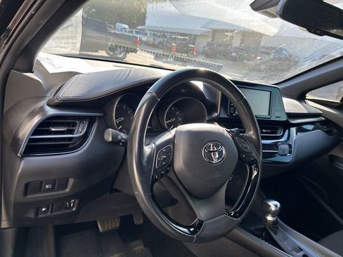 Used 2018 Toyota C-HR image 9