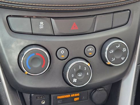 Used 2018 Chevrolet Trax LS FWD image 15