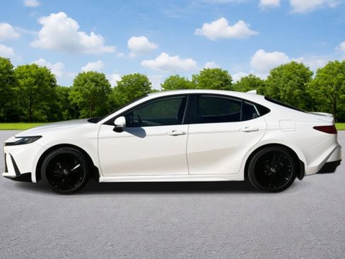 New 2026 Toyota Camry SE w/ Convenience Package FWD image 4