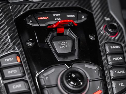 Used 2021 Lamborghini Aventador SVJ AWD/4WD image 44