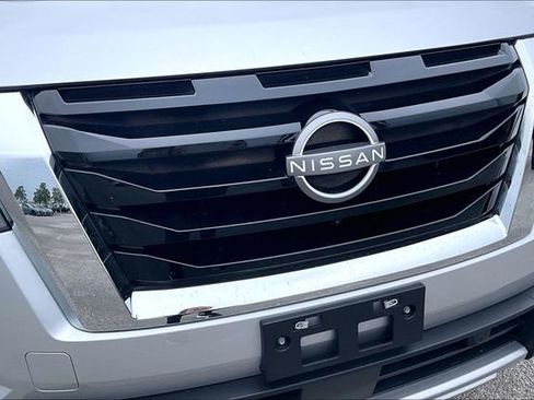 Certified 2025 Nissan Pathfinder SL w/ SL Premium Package image 30