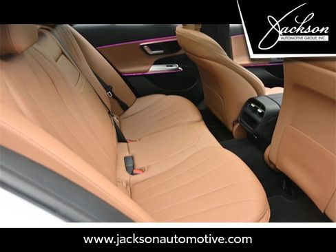 Used 2025 Mercedes-Benz E 350 Sedan image 27