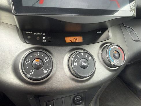 Used 2009 Toyota RAV4 Sport w/ Sport Extra Value Pkg FWD image 25