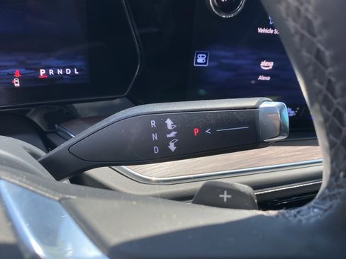 Used 2025 Chevrolet Tahoe Z71 w/ Z71 Off-Road Package image 34