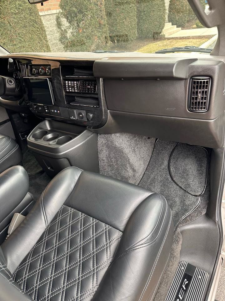 Used 2023 GMC Savana 2500 RWD image 55
