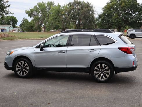 Used 2017 Subaru Outback 3.6R Limited AWD/4WD image 8