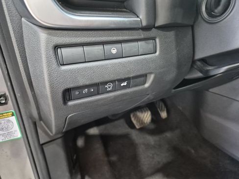 Used 2024 Nissan Rogue SV AWD/4WD image 30