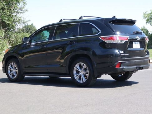 Used 2015 Toyota Highlander XLE FWD image 7