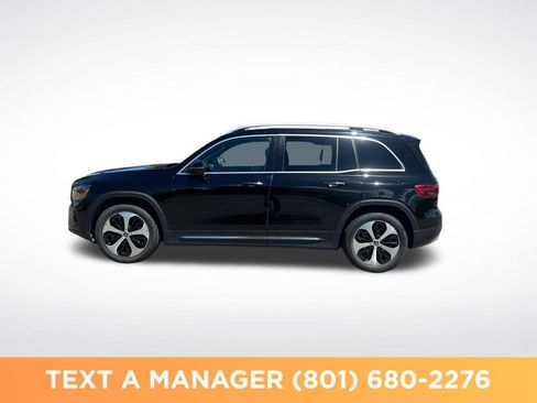Used 2025 Mercedes-Benz GLB 250 4MATIC image 2