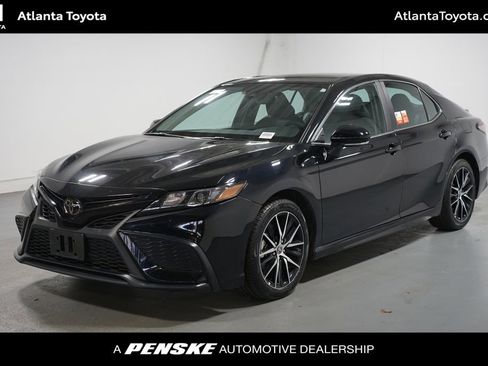 Certified 2024 Toyota Camry SE image 1