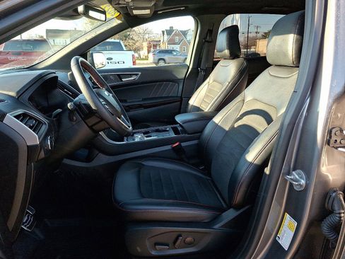 Used 2022 Ford Edge ST-Line w/ Class II Trailer Tow Package image 13