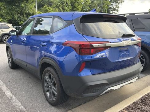 Used 2023 Kia Seltos LX AWD/4WD image 4