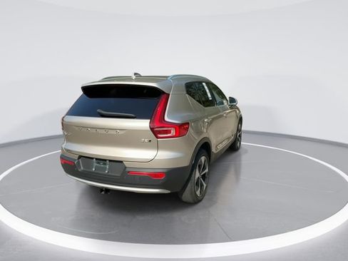 Used 2024 Volvo XC40 B5 Plus AWD/4WD image 7