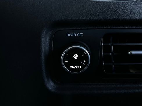 Used 2025 Hyundai Santa Fe SEL image 14