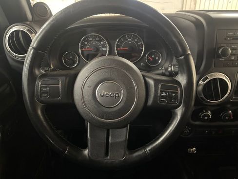 Used 2014 Jeep Wrangler Unlimited Sahara w/ Trailer Tow Group image 15