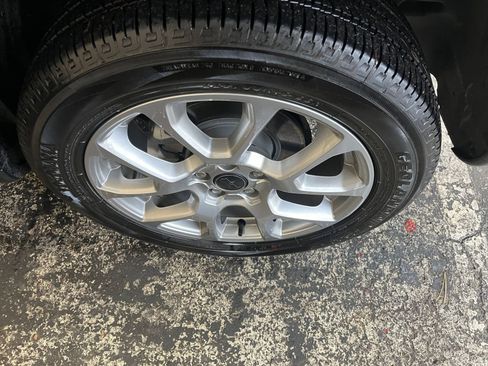 Used 2025 Jeep Compass Limited image 31