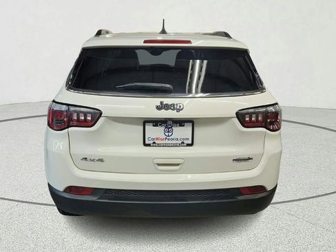 Used 2019 Jeep Compass Latitude w/ Popular Equipment Group AWD/4WD image 3