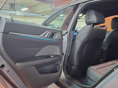 Used 2025 BMW i4 xDrive40i w/ Premium Package AWD/4WD image 15
