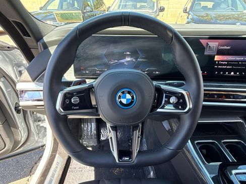 Used 2026 BMW i7 xDrive60 w/ M Sport Package RWD image 22