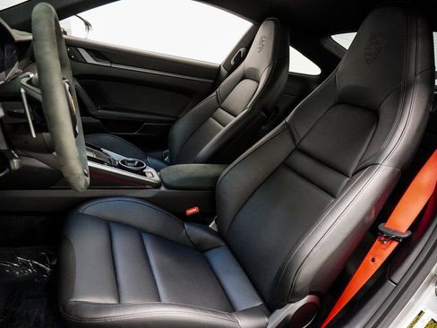 Used 2024 Porsche 911 Carrera image 19