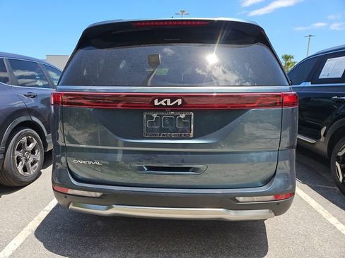 Used 2023 Kia Carnival SX Prestige FWD image 4