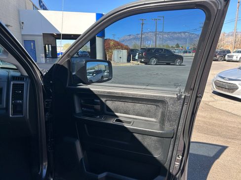 Used 2018 RAM 1500 Express w/ Express Value Package image 32