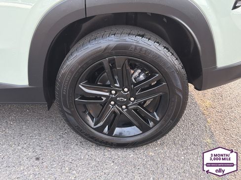 Used 2025 Chevrolet Trax ACTIV w/ Sunroof Package FWD image 26
