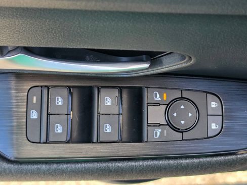 Used 2025 Nissan Kicks SV FWD image 13