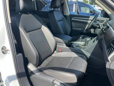 Certified 2023 Volkswagen Atlas SE w/ Black Wheel Package FWD image 41