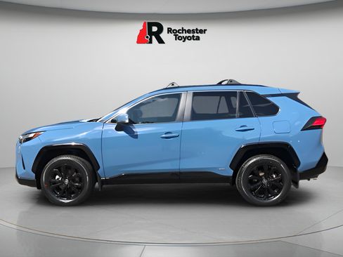 Certified 2022 Toyota RAV4 SE w/ Convenience Package AWD/4WD image 4
