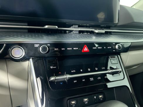 Certified 2024 Kia Carnival SX Prestige FWD image 24