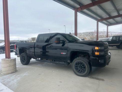 Used 2019 Chevrolet Silverado 2500 LTZ w/ Duramax Plus Package image 3