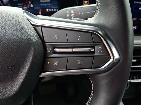 Certified 2026 Chevrolet Traverse LT AWD/4WD image 24