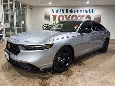 Used 2025 Honda Accord Sport image 1