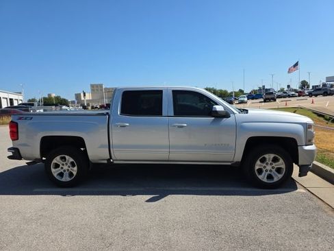 Used 2018 Chevrolet Silverado 1500 LT w/ All Star Edition AWD/4WD image 6