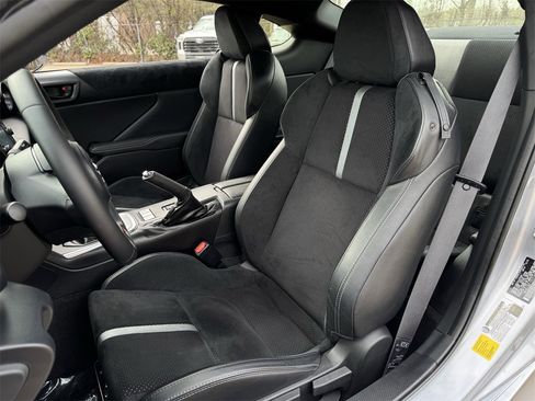 Used 2025 Toyota GR86 Premium image 24