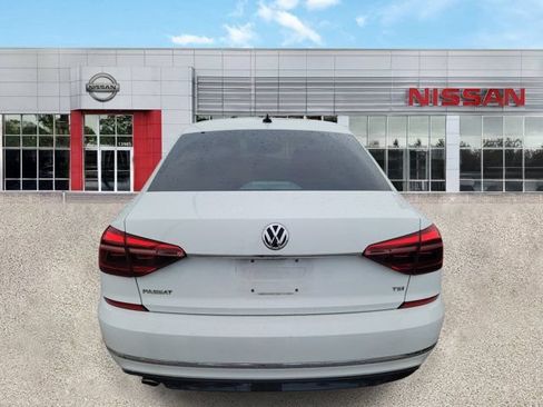 Used 2017 Volkswagen Passat 1.8T R-Line FWD image 3