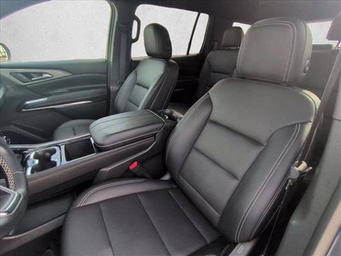 Used 2026 Chevrolet Traverse LT FWD image 15