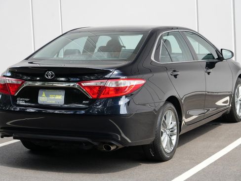 Used 2017 Toyota Camry SE FWD image 43